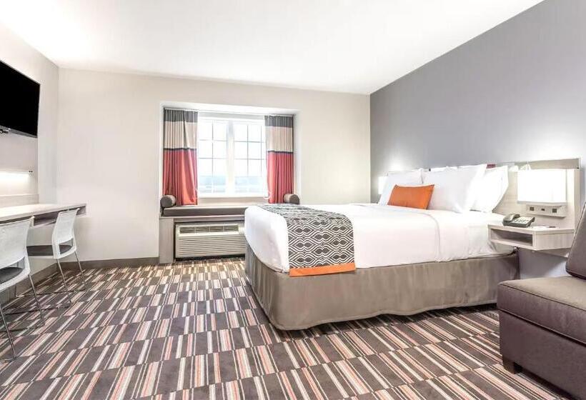 Отель Coratel Inn & Suites By Jasper Rochester