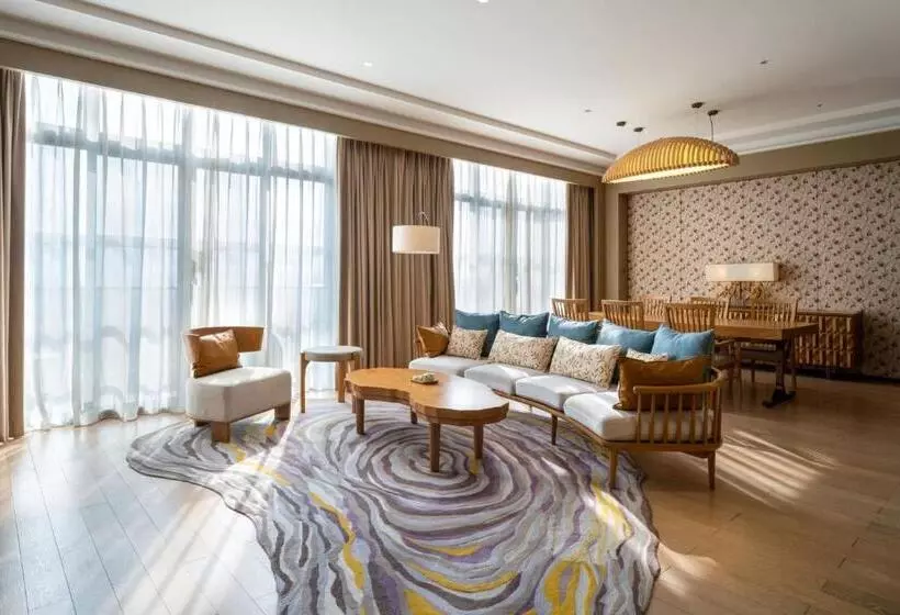 ホテル Four Points By Sheraton Chengdu, Pujiang Resort