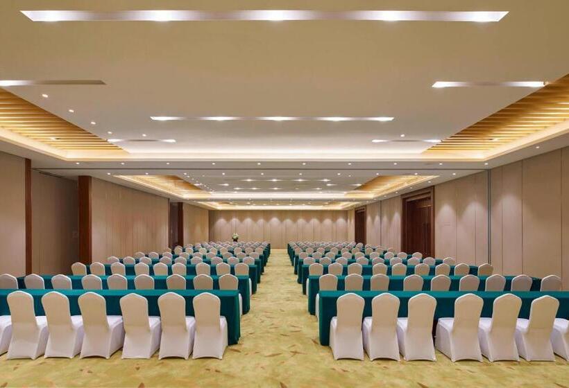 فندق Four Points By Sheraton Chengdu, Pujiang Resort