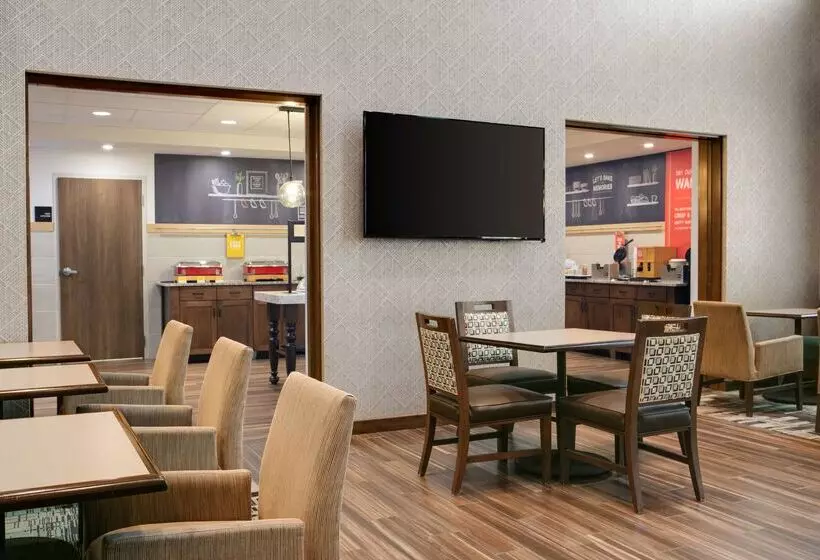 ホテル Hampton Inn & Suites Hudson