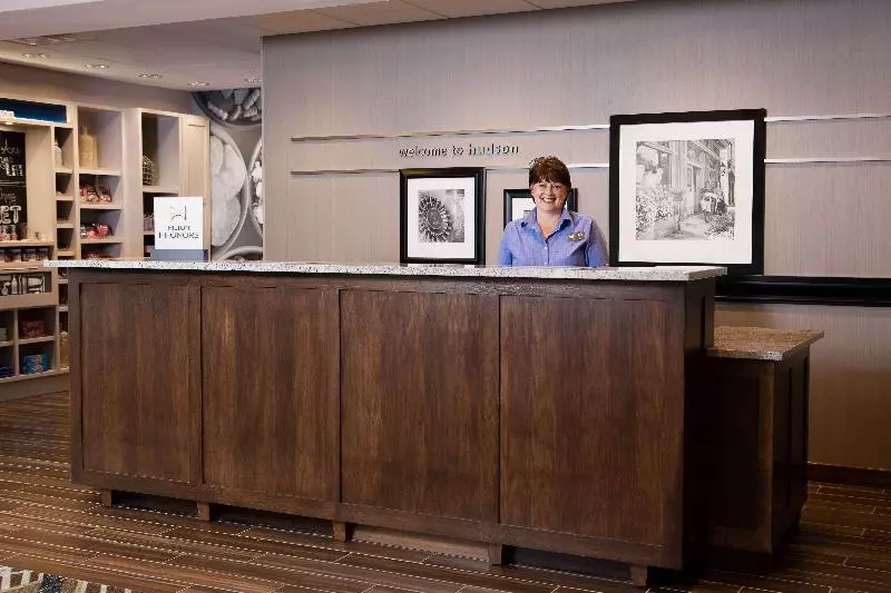 ホテル Hampton Inn & Suites Hudson