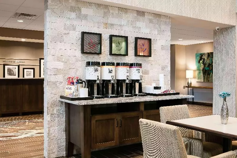 ホテル Hampton Inn & Suites Hudson