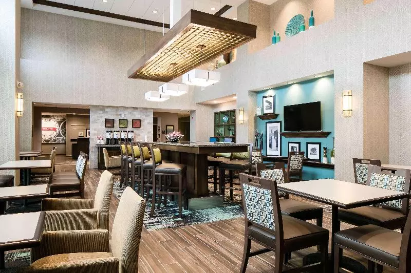 ホテル Hampton Inn & Suites Hudson
