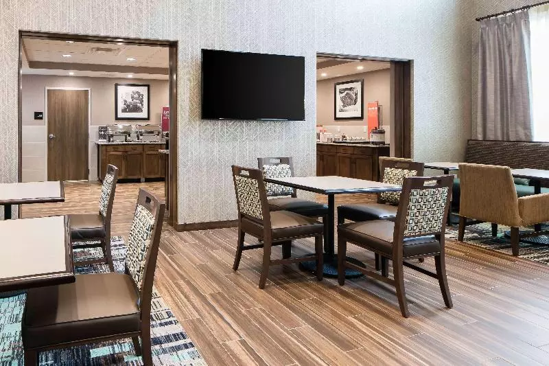 ホテル Hampton Inn & Suites Hudson