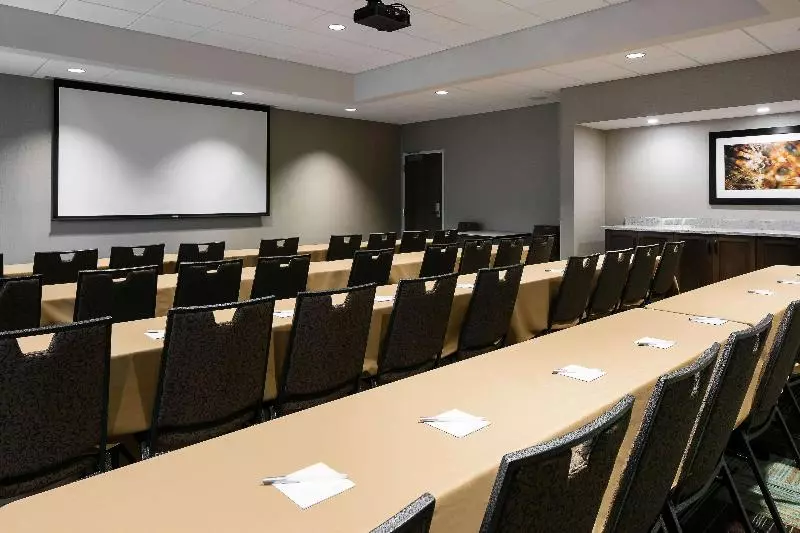 ホテル Hampton Inn & Suites Hudson