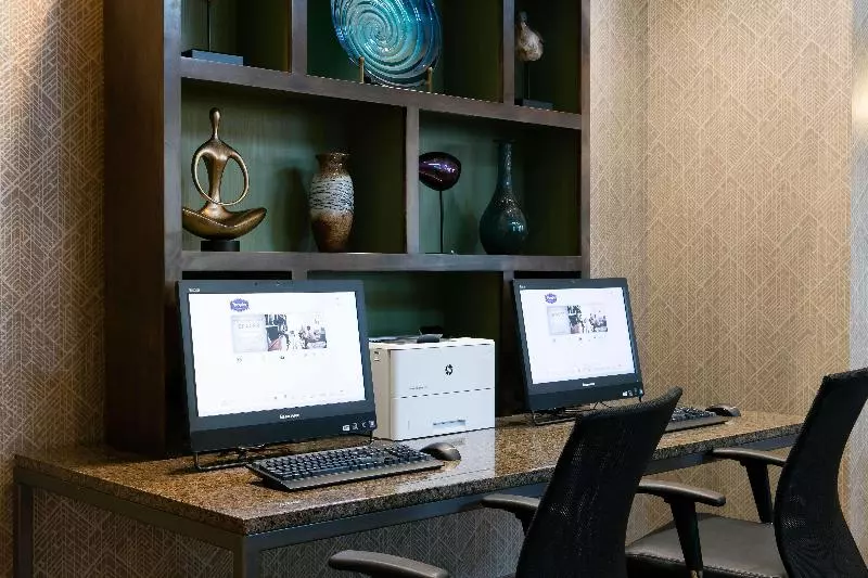 ホテル Hampton Inn & Suites Hudson