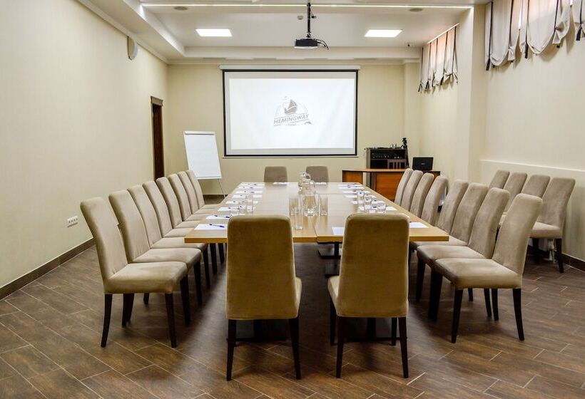 Отель Hemingway