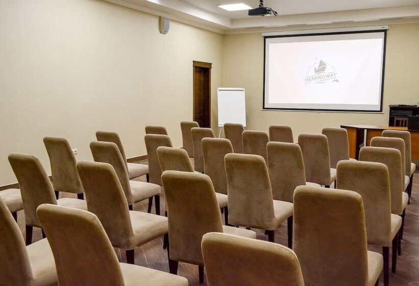 Отель Hemingway