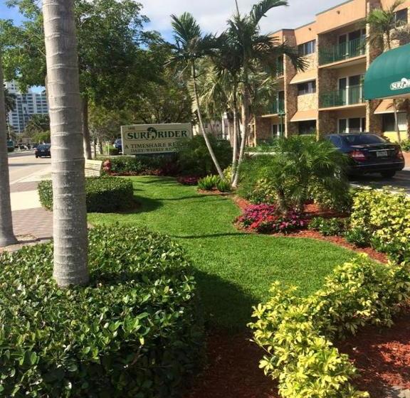 בית מלון כפרי Surf Rider Resort