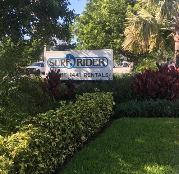 בית מלון כפרי Surf Rider Resort