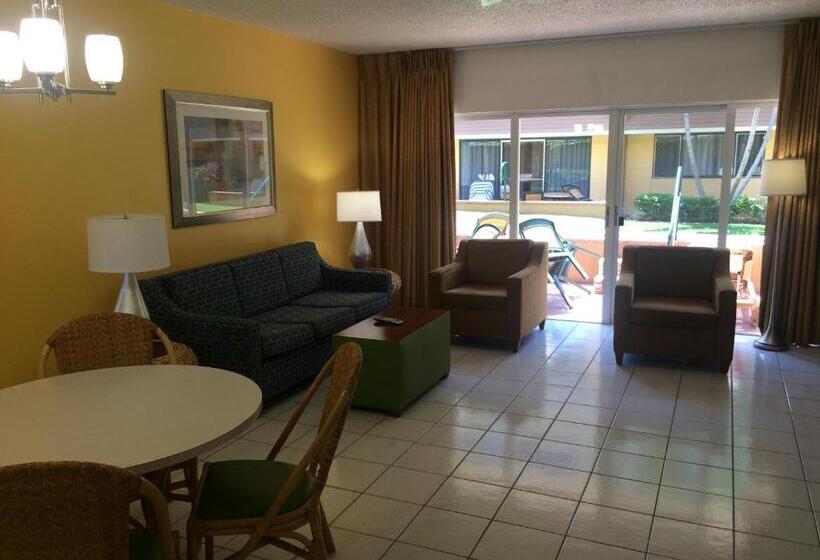 בית מלון כפרי Surf Rider Resort