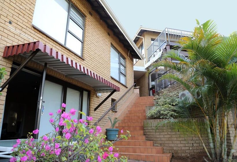 פנסיון Kingston Place Guesthouse