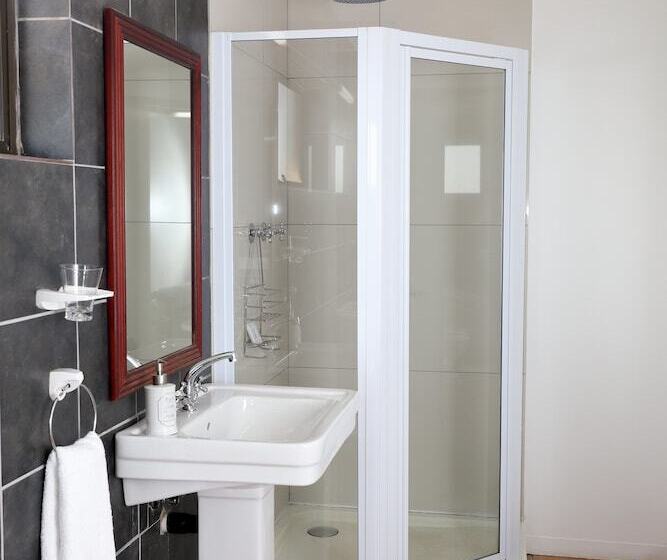 פנסיון Kingston Place Guesthouse