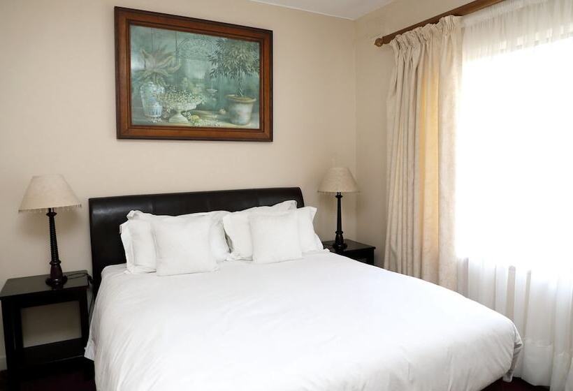 פנסיון Kingston Place Guesthouse