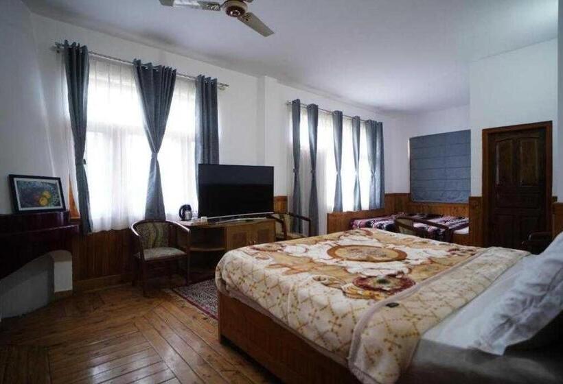 호텔 Collection O The Maan Resort