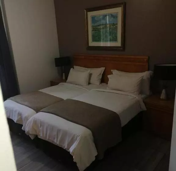 Airport Inn And Suites