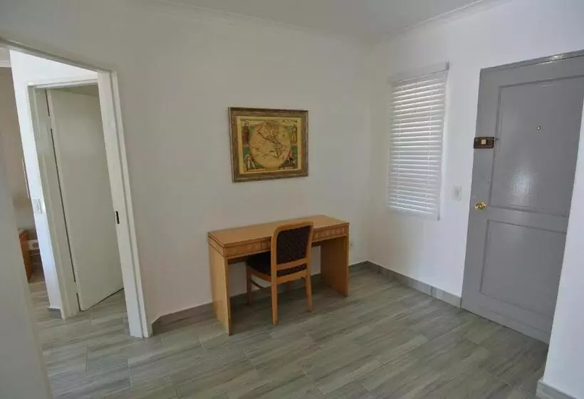 Airport Inn And Suites