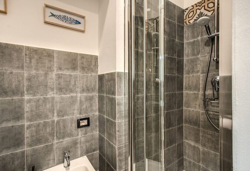 Aweshomeitaly   Cinque Terre Fancy