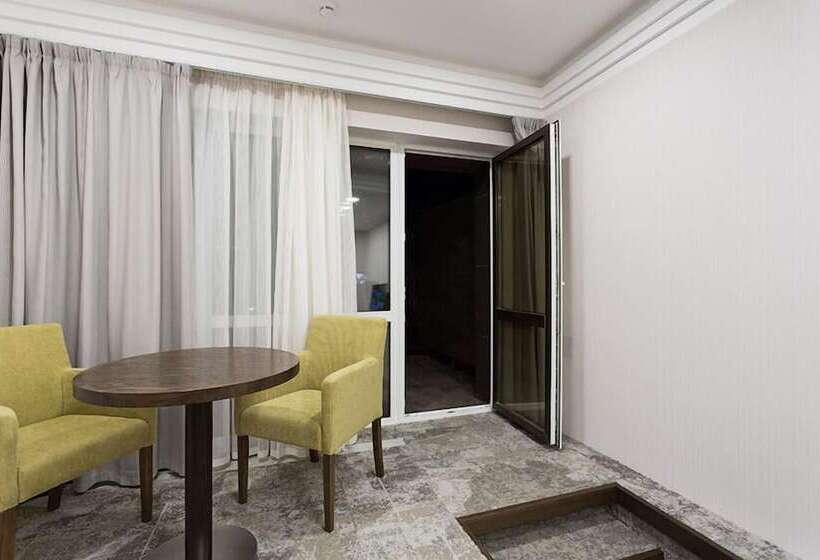 בית מלון כפרי Alpha Business