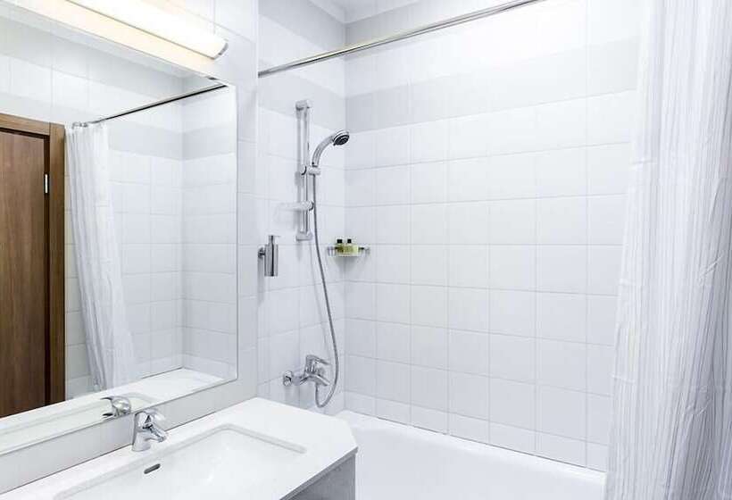 בית מלון כפרי Alpha Business