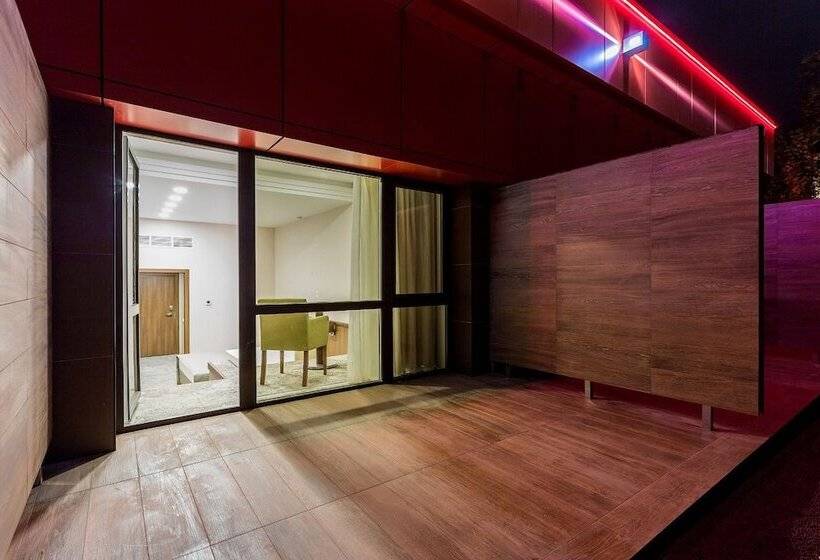 בית מלון כפרי Alpha Business