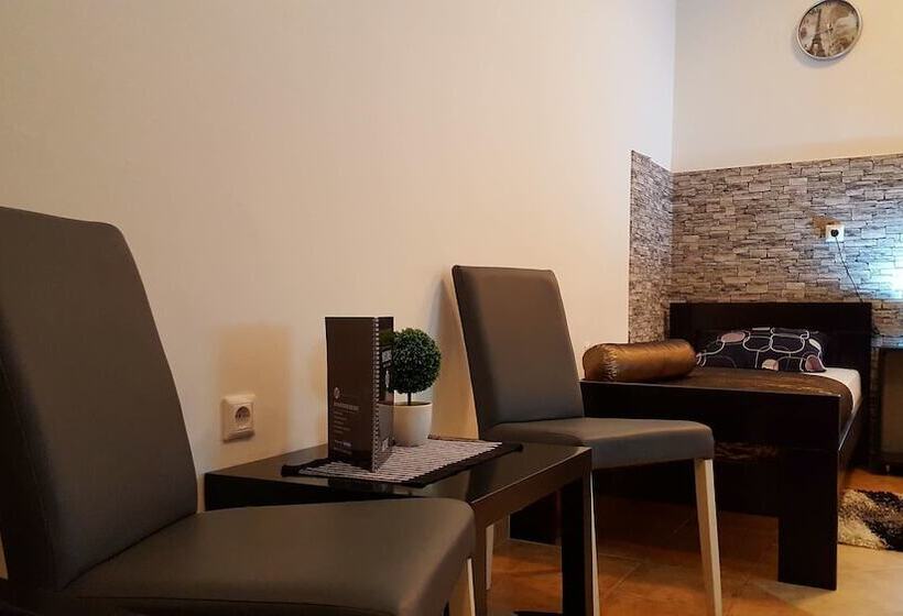 هتل Apart Kalonis