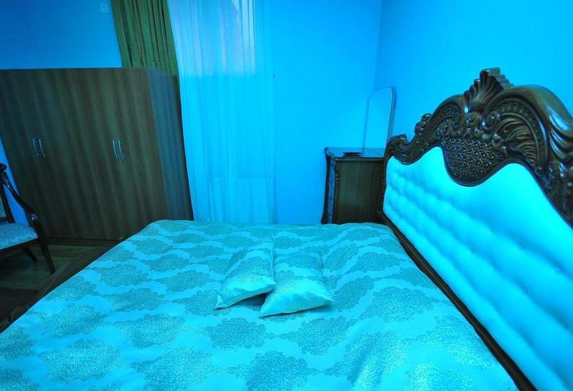 هتل Black Sea House