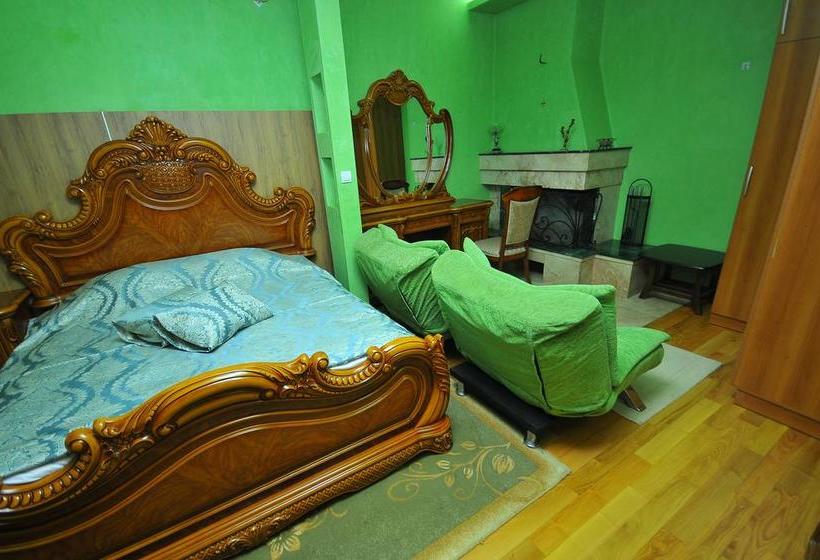 هتل Black Sea House