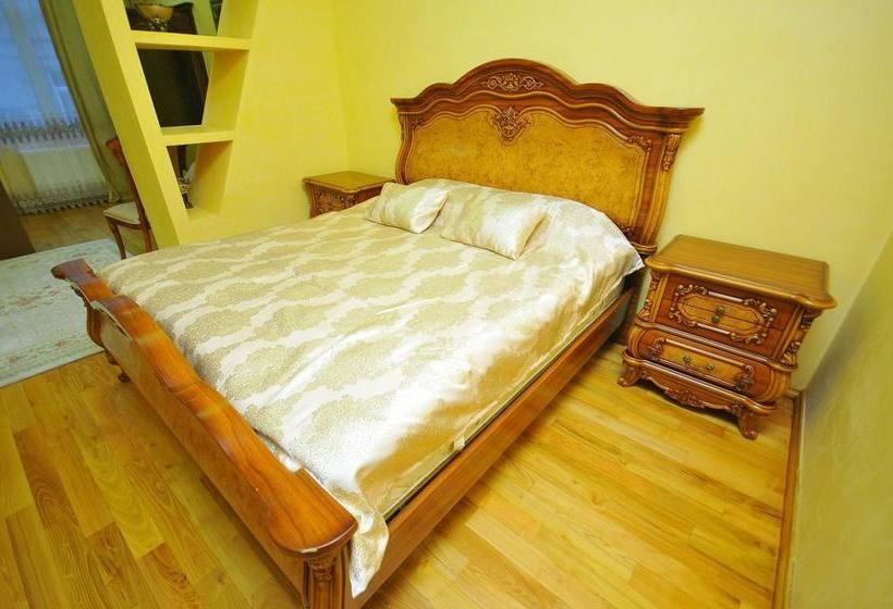 هتل Black Sea House