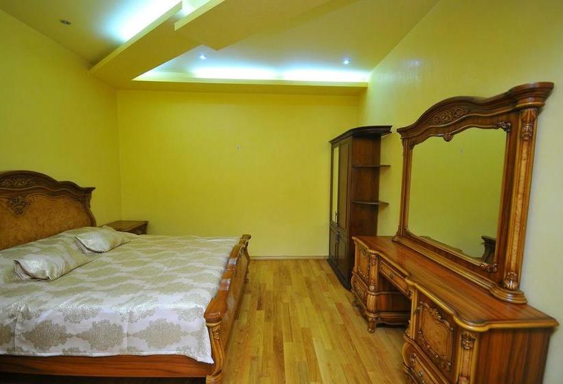 هتل Black Sea House