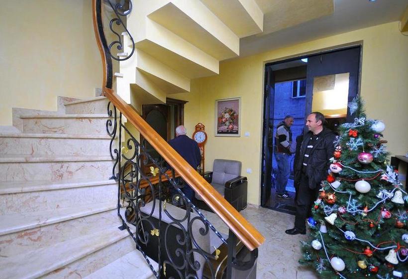 هتل Black Sea House