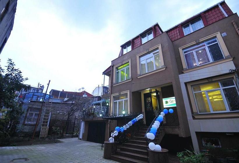 هتل Black Sea House