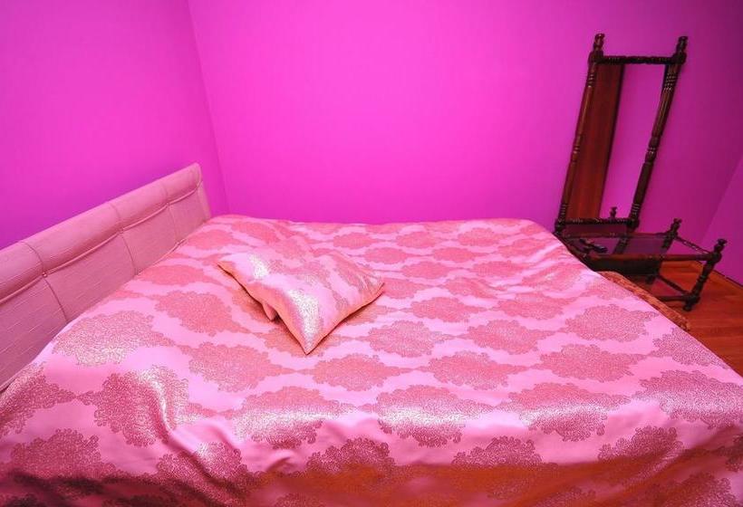 هتل Black Sea House