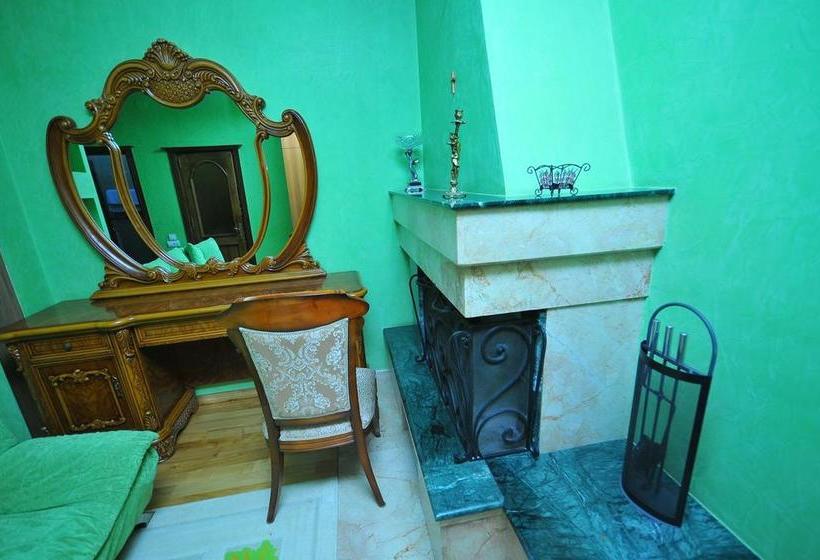 هتل Black Sea House