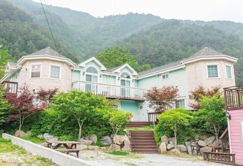 ホテル Castle In The Forest