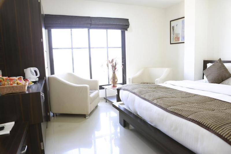 هتل J R Avezika Comfort