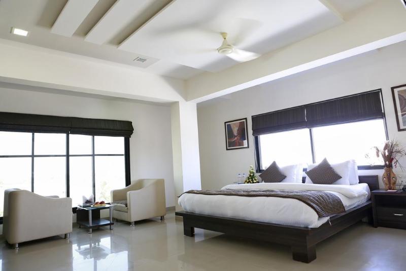 هتل J R Avezika Comfort