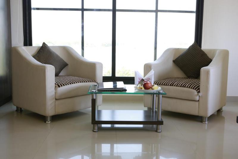 هتل J R Avezika Comfort