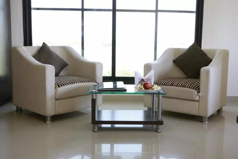 هتل J R Avezika Comfort