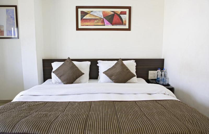 هتل J R Avezika Comfort