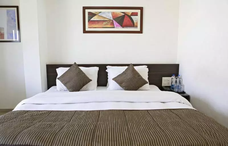 هتل J R Avezika Comfort