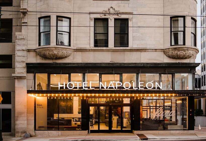 هتل Napoleon Memphis