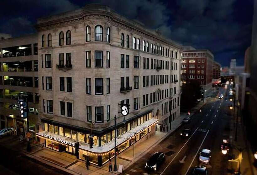 هتل Napoleon Memphis