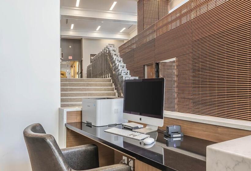 هتل Napoleon Memphis