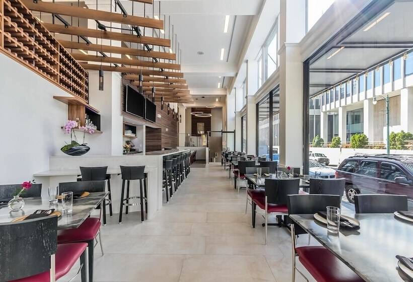 هتل Napoleon Memphis