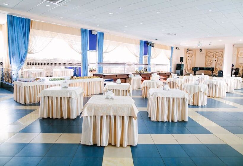 هتل Tourist Minsk