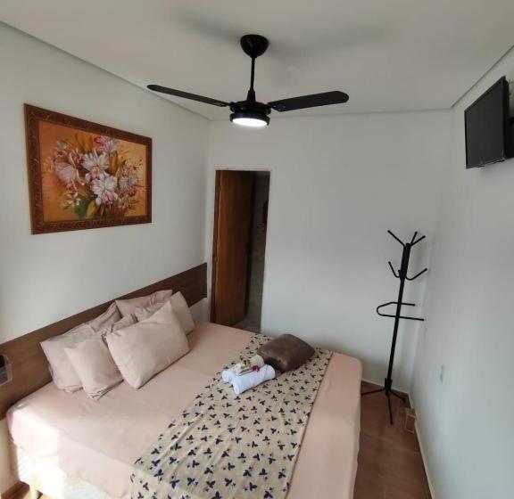 ベッドアンドブレックファースト Aparecida Akuto S Pousada