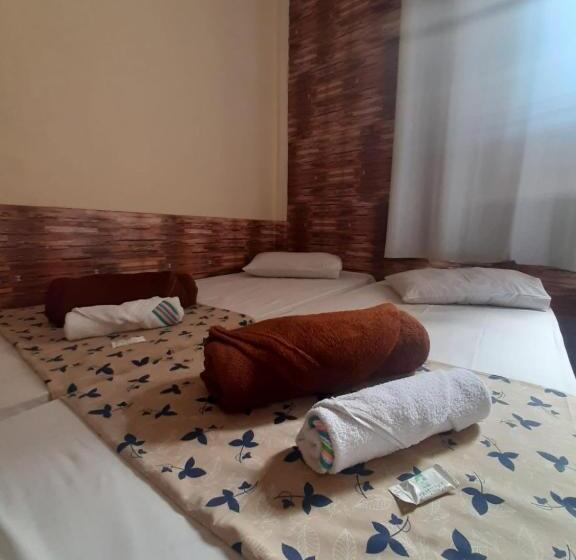 ベッドアンドブレックファースト Aparecida Akuto S Pousada