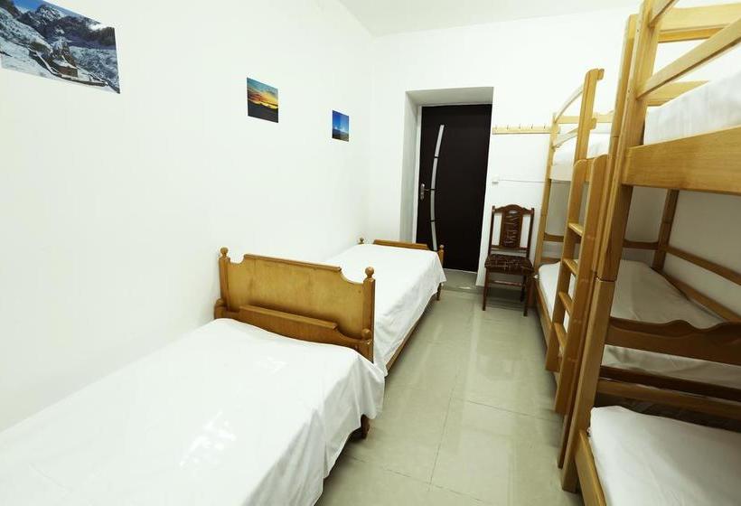 Byron Hostel