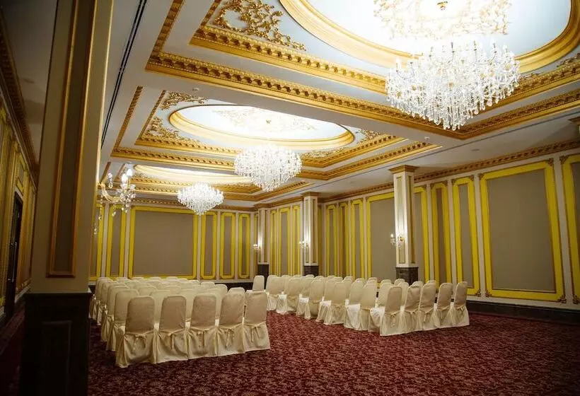 هتل Astrakhanskaya